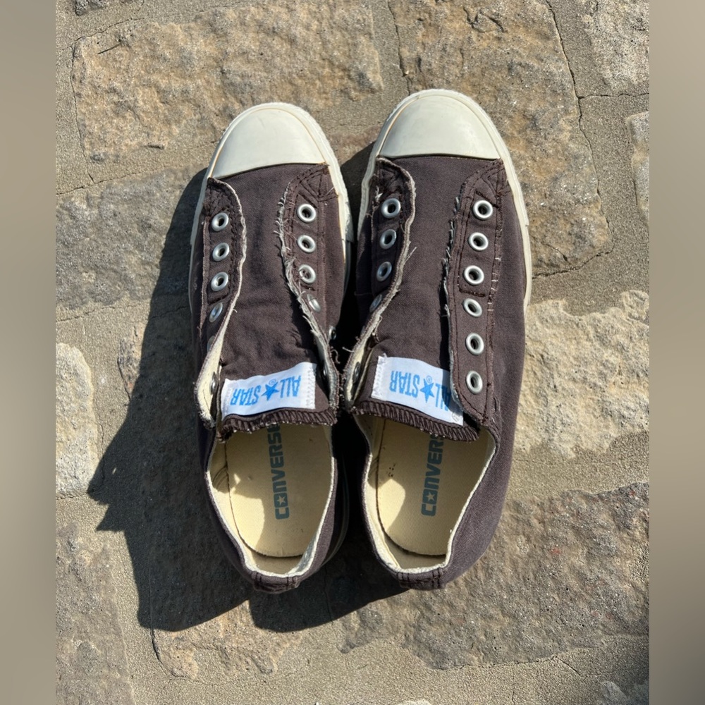 💜💜💜$3💜💜💜Converse shoes size 9